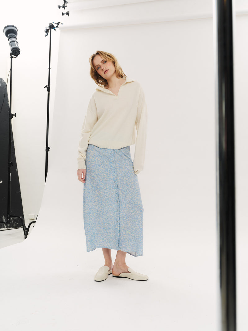 Ellen Midi skirt - Lt Blue Petite Flower