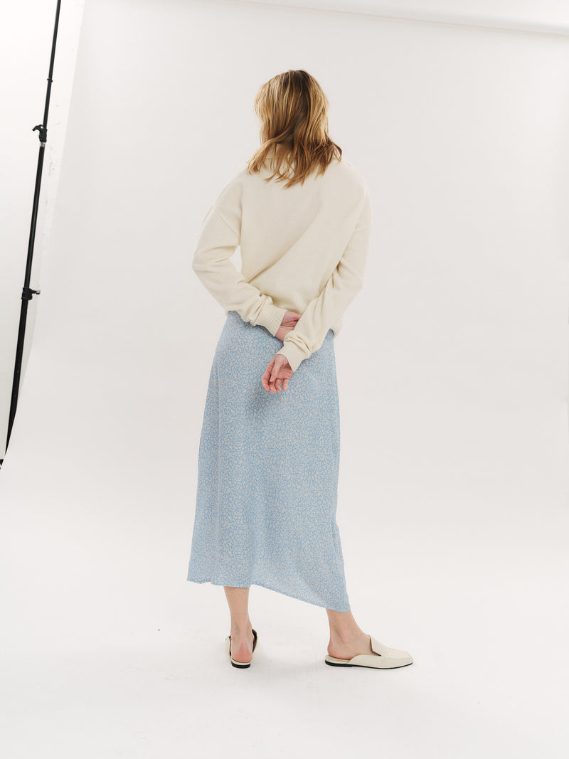 Ellen Midi skirt - Lt Blue Petite Flower
