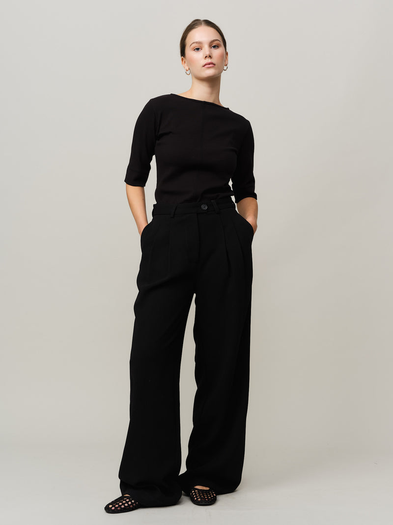 Hill Elbow- Sleeve Top - Black