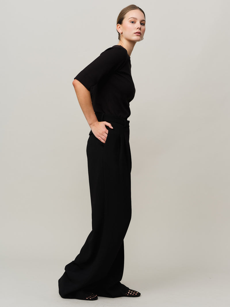 Hill Elbow- Sleeve Top - Black